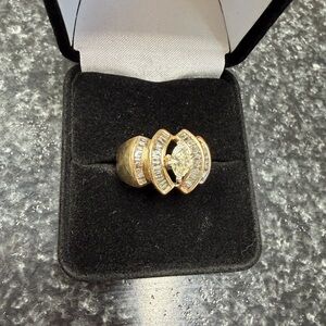 10k vintage natural diamond ring